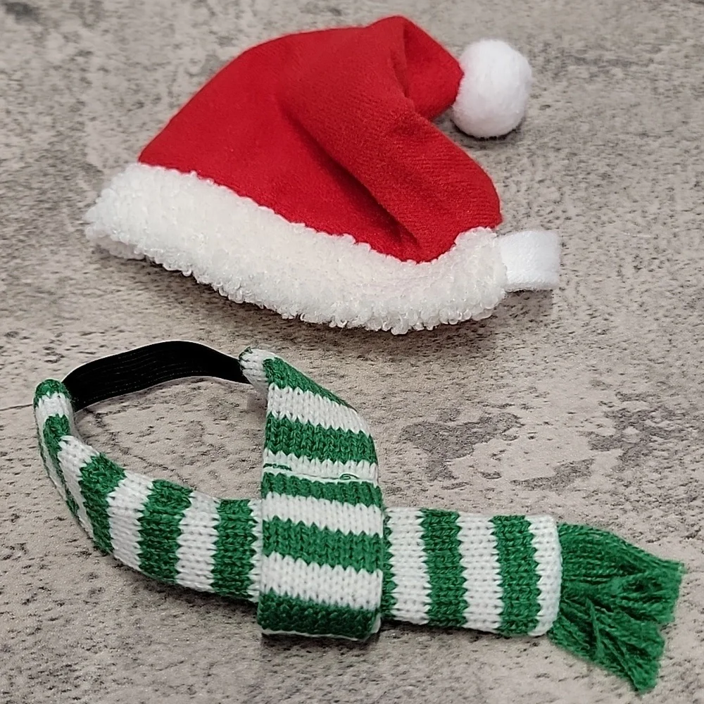 Kit-Cat Klock Clock Christmas Accessories – Santa Hat and Green & White Scarf